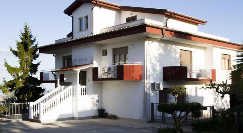 Bed and Breakfast A Casa Di Gio' Atri Exterior foto